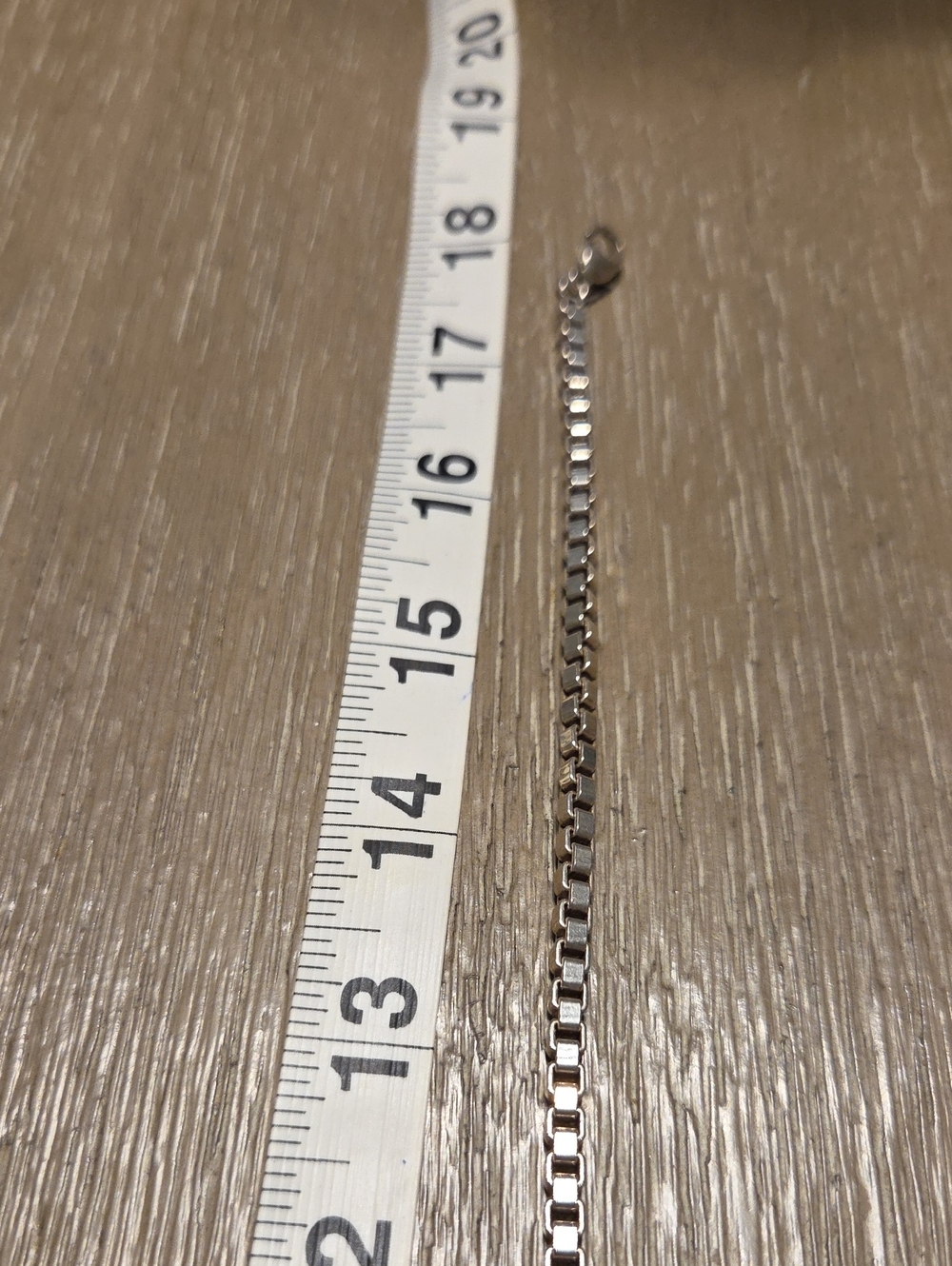 Tiffany & Co. 18" Venetian Box Chain Necklace & Pouch - Picture 4 of 5